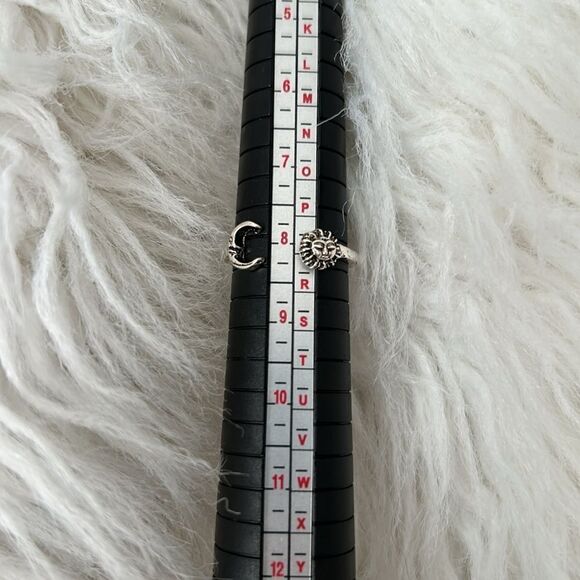 Silver rings- size 8 - Picture 5 of 6